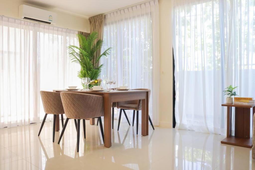 Super Friendly Th Laguna Park Villa Phuket Bagian luar foto